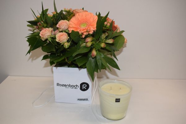 Boeket in box en geurkaars